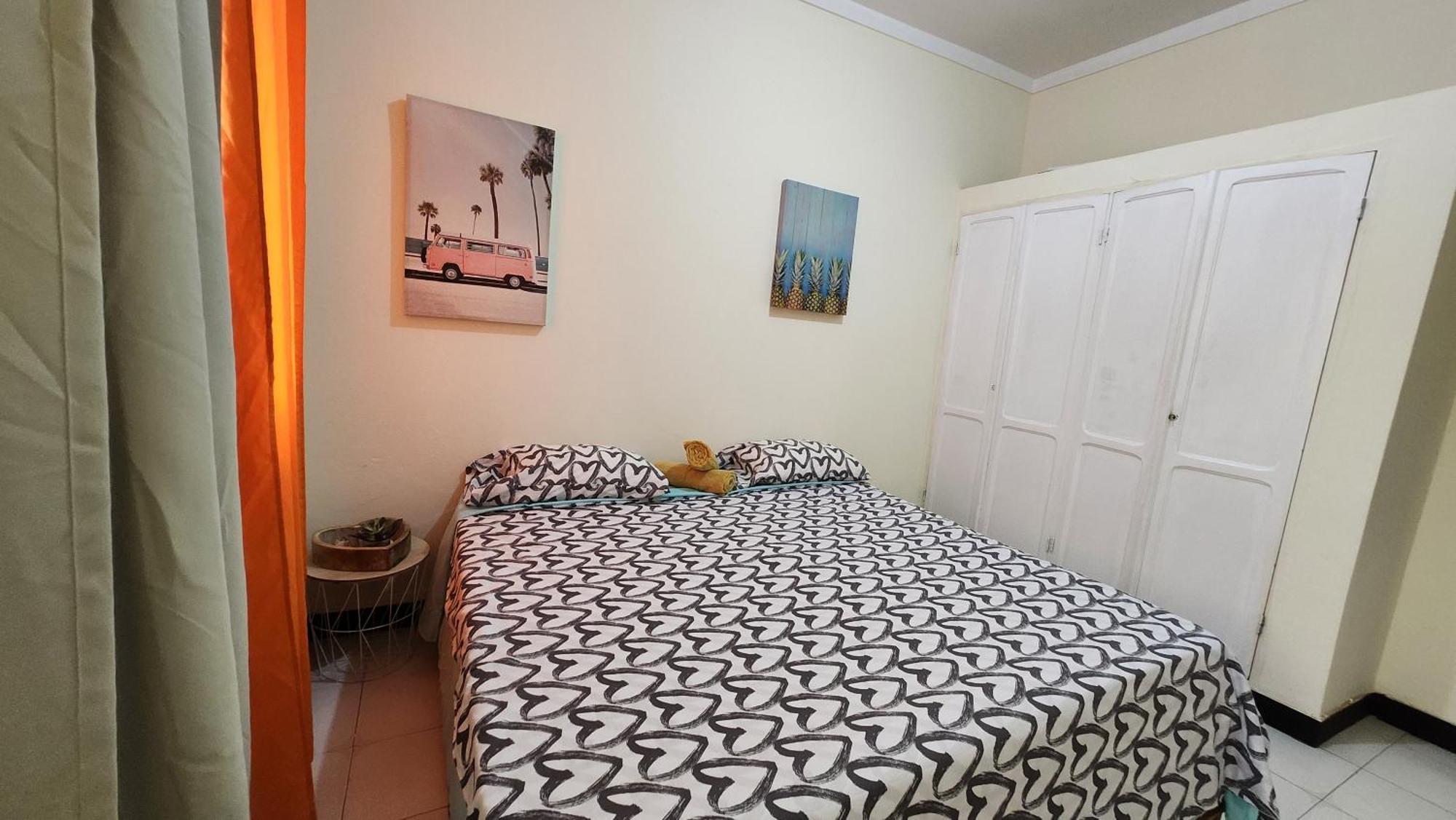 No Cash Accepted-Meeting Point Hostel- Praia, Also In Tarrafal & Fogo Ngoại thất bức ảnh