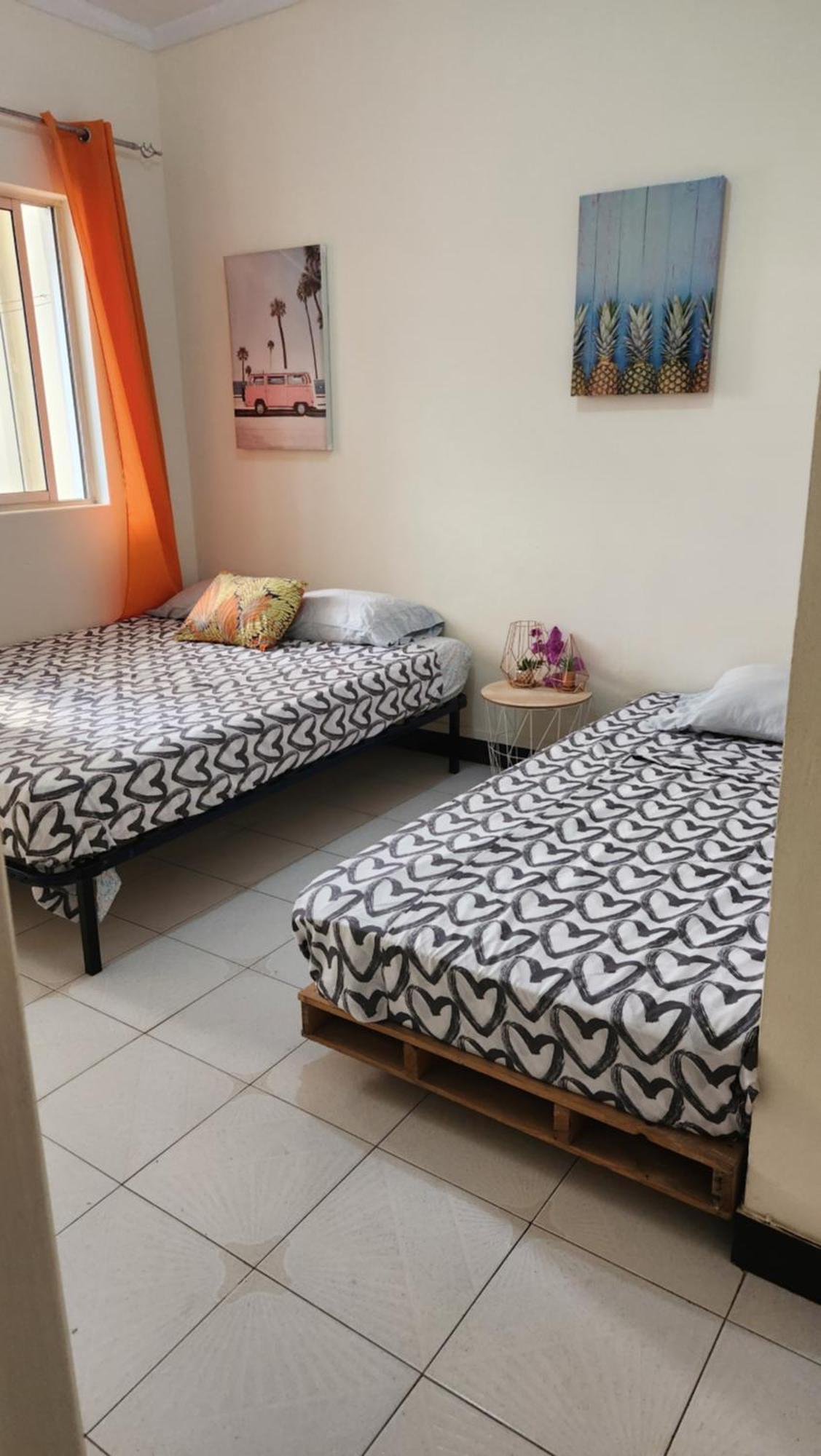 No Cash Accepted-Meeting Point Hostel- Praia, Also In Tarrafal & Fogo Ngoại thất bức ảnh